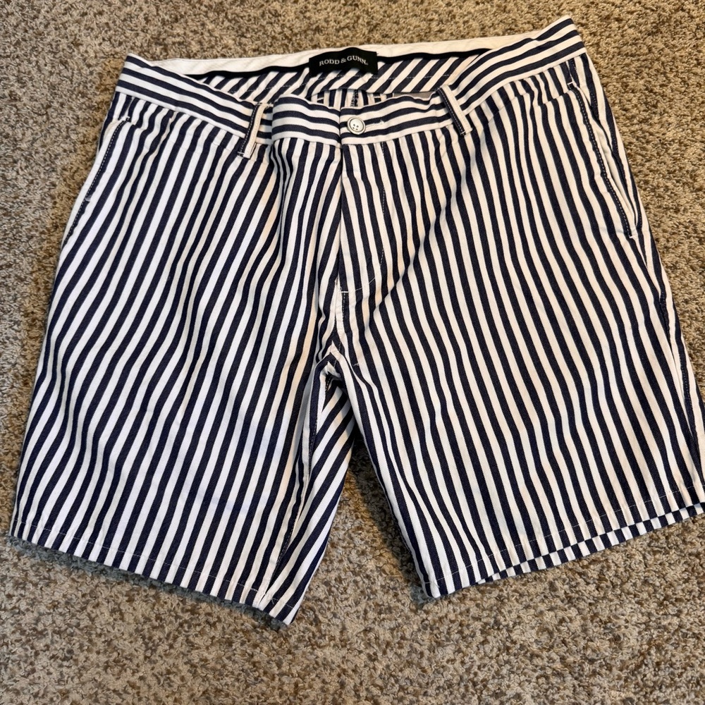 Rodd & Gunn Men's Stripped 9" Shorts - 36